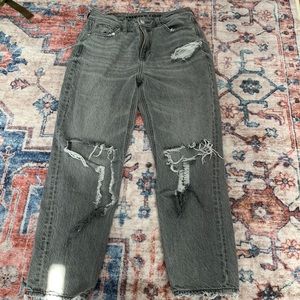 Mom jeans size 4 short